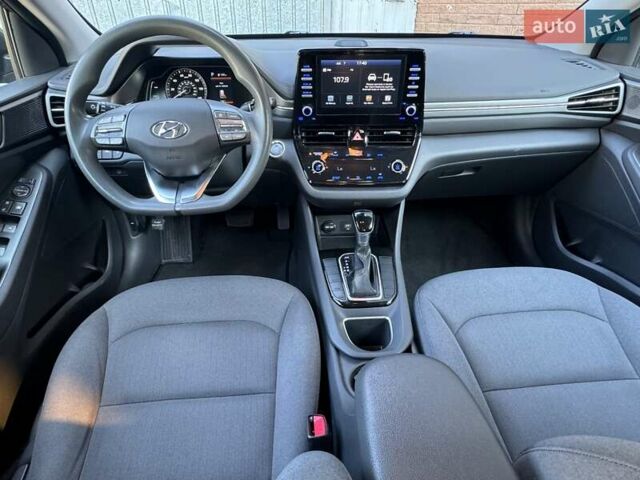 Сірий Хендай Ioniq, об'ємом двигуна 1.58 л та пробігом 165 тис. км за 15999 $, фото 14 на Automoto.ua