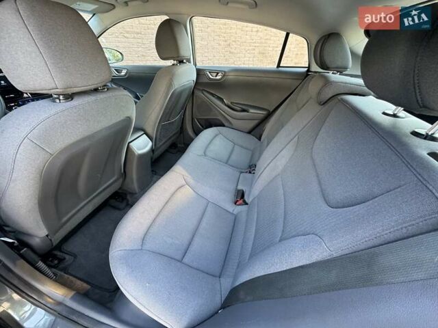 Сірий Хендай Ioniq, об'ємом двигуна 1.58 л та пробігом 165 тис. км за 15999 $, фото 12 на Automoto.ua