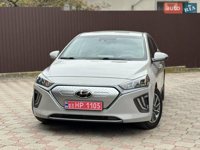 Серый Хендай Ioniq, объемом двигателя 0 л и пробегом 58 тыс. км за 15199 $, фото 64 на Automoto.ua