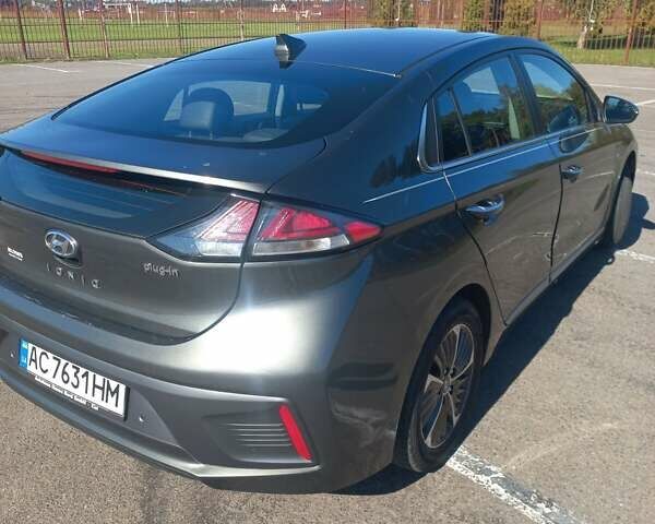 Сірий Хендай Ioniq, об'ємом двигуна 1.58 л та пробігом 48 тис. км за 19500 $, фото 4 на Automoto.ua