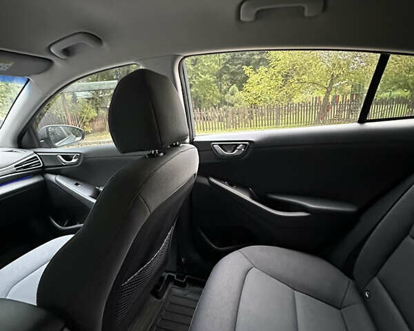 Серый Хендай Ioniq, объемом двигателя 0 л и пробегом 80 тыс. км за 17999 $, фото 35 на Automoto.ua