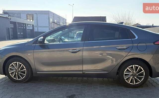 Серый Хендай Ioniq, объемом двигателя 0 л и пробегом 115 тыс. км за 16400 $, фото 5 на Automoto.ua