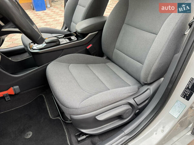 Серый Хендай Ioniq, объемом двигателя 0 л и пробегом 58 тыс. км за 15199 $, фото 28 на Automoto.ua