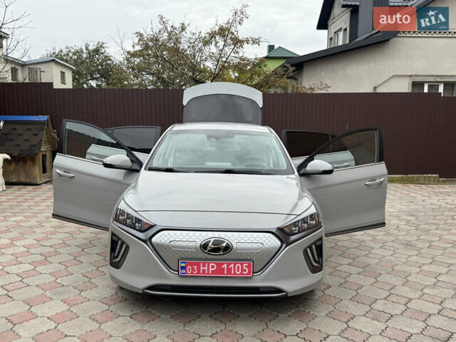 Серый Хендай Ioniq, объемом двигателя 0 л и пробегом 58 тыс. км за 15199 $, фото 25 на Automoto.ua