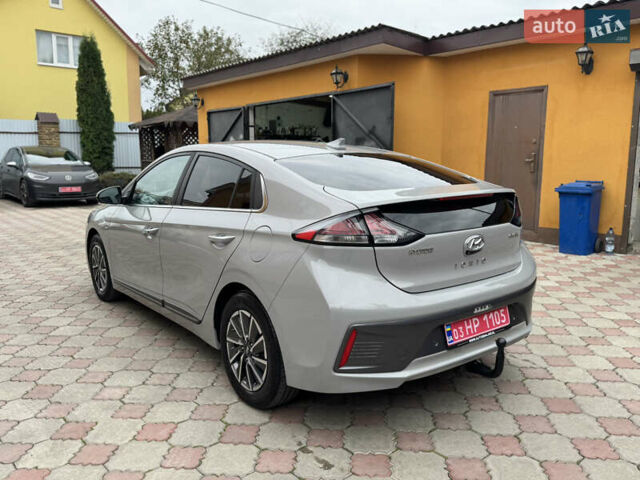 Серый Хендай Ioniq, объемом двигателя 0 л и пробегом 58 тыс. км за 15199 $, фото 7 на Automoto.ua