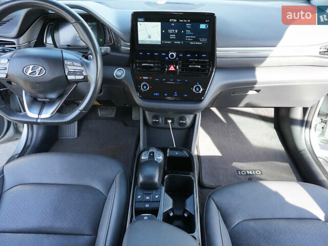 Серый Хендай Ioniq, объемом двигателя 0 л и пробегом 45 тыс. км за 16500 $, фото 23 на Automoto.ua