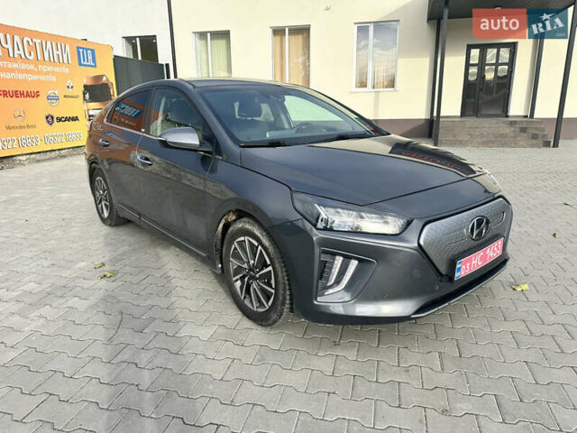 Серый Хендай Ioniq, объемом двигателя 0 л и пробегом 70 тыс. км за 15800 $, фото 2 на Automoto.ua