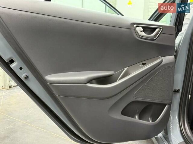 Хендай Ioniq 2021 в Луцке на Automoto.ua Серый Хендай Ioniq, объемом двигателя 0 л и пробегом 35 тыс. км за 17779 $, фото 33 на Automoto.ua