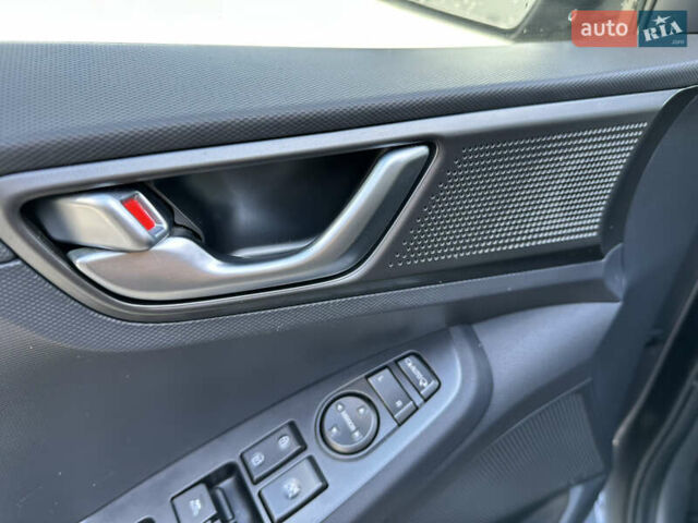 Серый Хендай Ioniq, объемом двигателя 0 л и пробегом 70 тыс. км за 15800 $, фото 24 на Automoto.ua