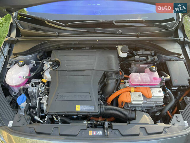 Серый Хендай Ioniq, объемом двигателя 1.58 л и пробегом 46 тыс. км за 19900 $, фото 20 на Automoto.ua