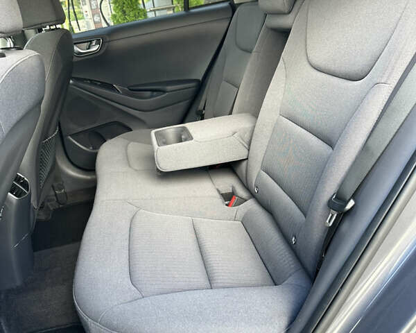 Серый Хендай Ioniq, объемом двигателя 0 л и пробегом 70 тыс. км за 15800 $, фото 28 на Automoto.ua