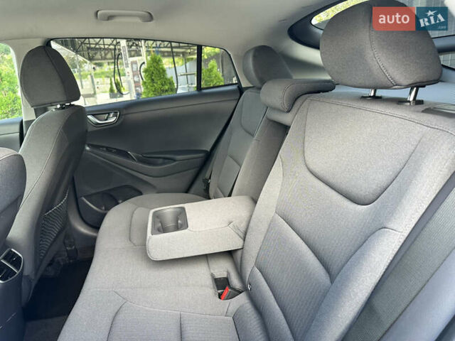 Серый Хендай Ioniq, объемом двигателя 0 л и пробегом 70 тыс. км за 15800 $, фото 30 на Automoto.ua