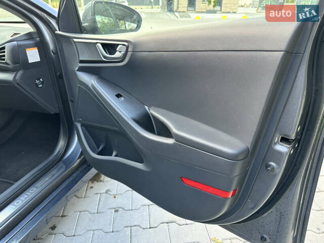 Серый Хендай Ioniq, объемом двигателя 0 л и пробегом 70 тыс. км за 15800 $, фото 38 на Automoto.ua