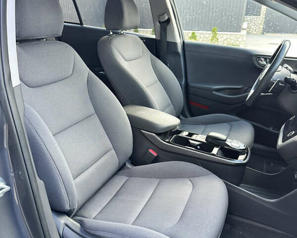 Серый Хендай Ioniq, объемом двигателя 0 л и пробегом 70 тыс. км за 15800 $, фото 43 на Automoto.ua
