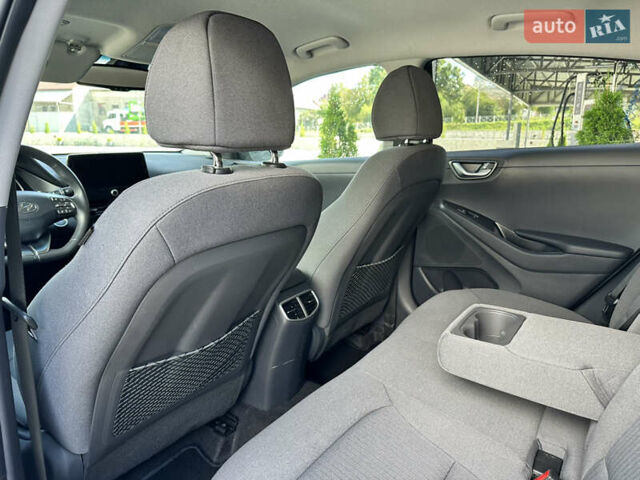 Серый Хендай Ioniq, объемом двигателя 0 л и пробегом 70 тыс. км за 15800 $, фото 22 на Automoto.ua