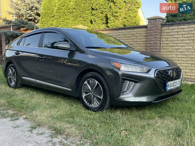 Серый Хендай Ioniq, объемом двигателя 1.58 л и пробегом 46 тыс. км за 19900 $, фото 26 на Automoto.ua