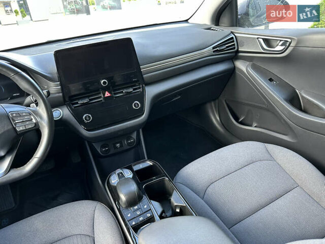 Серый Хендай Ioniq, объемом двигателя 0 л и пробегом 70 тыс. км за 15800 $, фото 19 на Automoto.ua