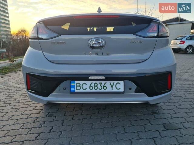 Серый Хендай Ioniq, объемом двигателя 0 л и пробегом 37 тыс. км за 16700 $, фото 12 на Automoto.ua
