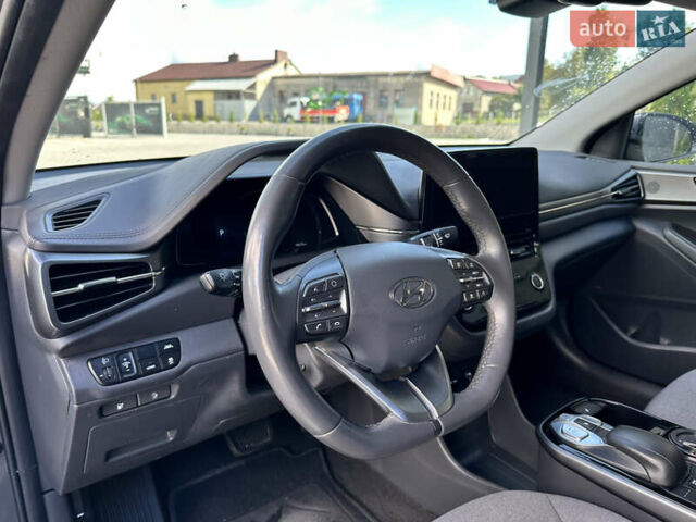 Серый Хендай Ioniq, объемом двигателя 0 л и пробегом 70 тыс. км за 15800 $, фото 20 на Automoto.ua