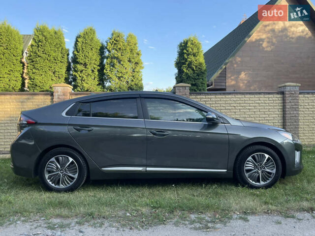 Серый Хендай Ioniq, объемом двигателя 1.58 л и пробегом 46 тыс. км за 19900 $, фото 29 на Automoto.ua