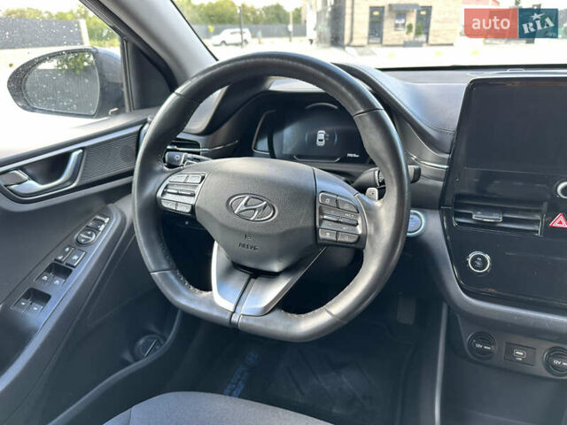 Серый Хендай Ioniq, объемом двигателя 0 л и пробегом 70 тыс. км за 15800 $, фото 35 на Automoto.ua