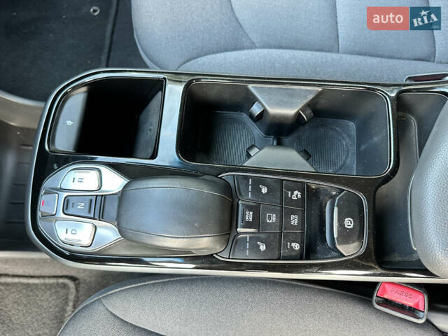 Серый Хендай Ioniq, объемом двигателя 0 л и пробегом 70 тыс. км за 15800 $, фото 21 на Automoto.ua