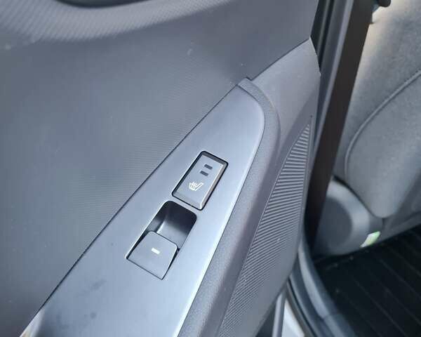 Серый Хендай Ioniq, объемом двигателя 0 л и пробегом 37 тыс. км за 16700 $, фото 1 на Automoto.ua