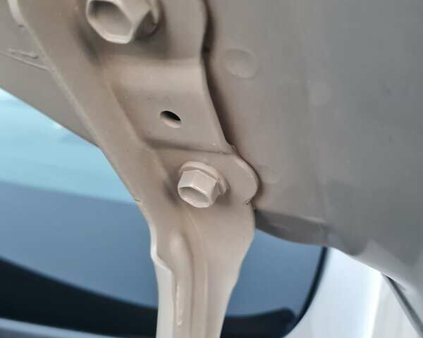 Серый Хендай Ioniq, объемом двигателя 0 л и пробегом 37 тыс. км за 16700 $, фото 21 на Automoto.ua