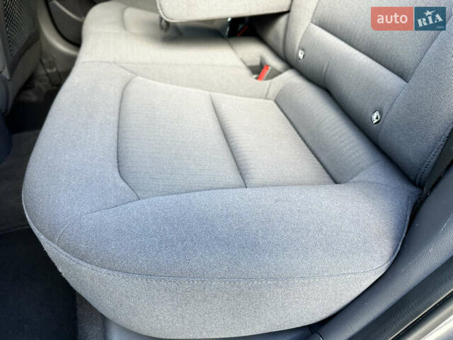Серый Хендай Ioniq, объемом двигателя 0 л и пробегом 70 тыс. км за 15800 $, фото 27 на Automoto.ua