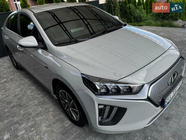 Сірий Хендай Ioniq, об'ємом двигуна 0 л та пробігом 20 тис. км за 19500 $, фото 8 на Automoto.ua