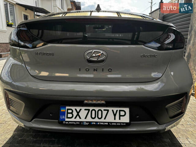 Сірий Хендай Ioniq, об'ємом двигуна 0 л та пробігом 20 тис. км за 19500 $, фото 6 на Automoto.ua