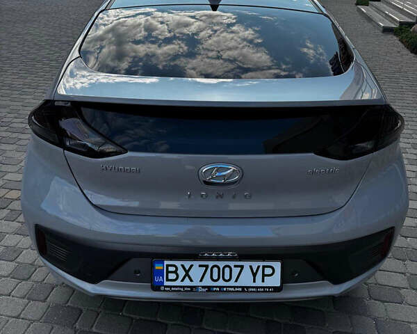Сірий Хендай Ioniq, об'ємом двигуна 0 л та пробігом 20 тис. км за 19500 $, фото 3 на Automoto.ua