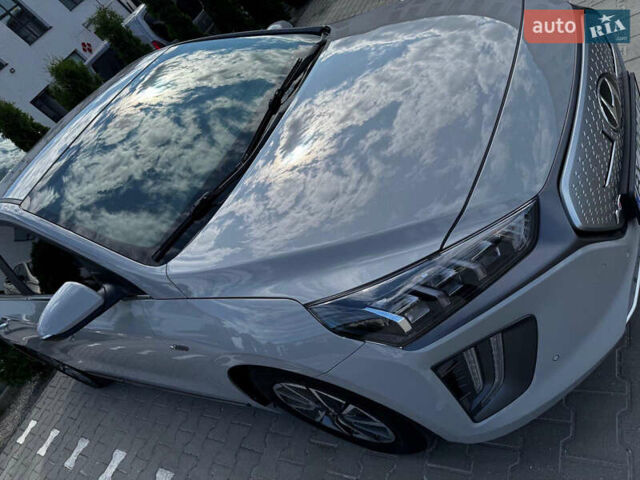 Сірий Хендай Ioniq, об'ємом двигуна 0 л та пробігом 20 тис. км за 19500 $, фото 9 на Automoto.ua