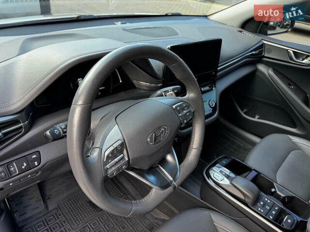Сірий Хендай Ioniq, об'ємом двигуна 0 л та пробігом 20 тис. км за 19500 $, фото 18 на Automoto.ua
