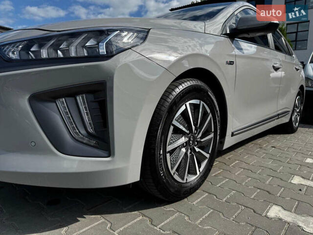 Сірий Хендай Ioniq, об'ємом двигуна 0 л та пробігом 20 тис. км за 19500 $, фото 13 на Automoto.ua