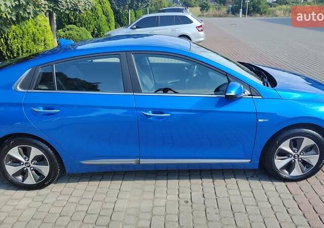 Синий Хендай Ioniq, объемом двигателя 0 л и пробегом 152 тыс. км за 12300 $, фото 4 на Automoto.ua
