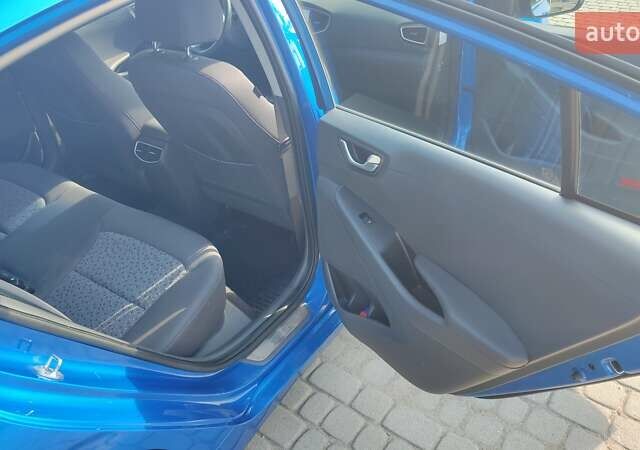 Синий Хендай Ioniq, объемом двигателя 0 л и пробегом 152 тыс. км за 12300 $, фото 14 на Automoto.ua