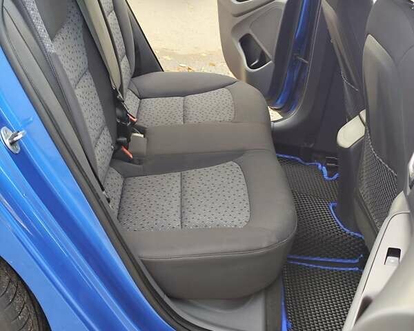 Синий Хендай Ioniq, объемом двигателя 0 л и пробегом 184 тыс. км за 11200 $, фото 25 на Automoto.ua