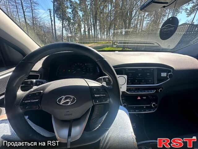 Синий Хендай Ioniq, объемом двигателя 0 л и пробегом 160 тыс. км за 11500 $, фото 6 на Automoto.ua