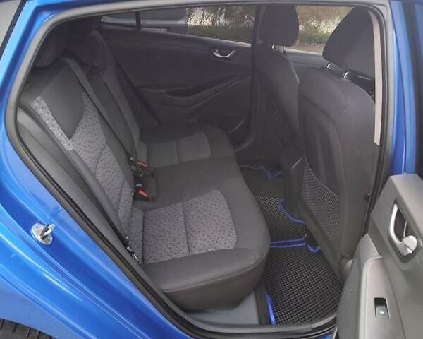 Синий Хендай Ioniq, объемом двигателя 0 л и пробегом 184 тыс. км за 11200 $, фото 18 на Automoto.ua