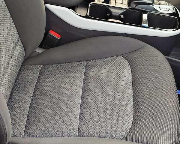 Синий Хендай Ioniq, объемом двигателя 0 л и пробегом 184 тыс. км за 11200 $, фото 29 на Automoto.ua