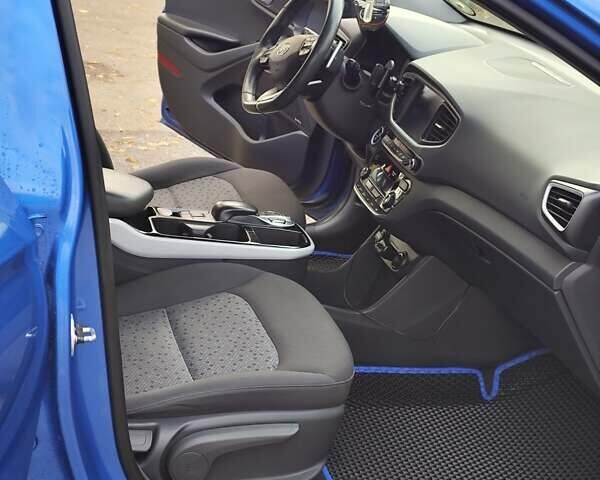 Синий Хендай Ioniq, объемом двигателя 0 л и пробегом 184 тыс. км за 11200 $, фото 21 на Automoto.ua