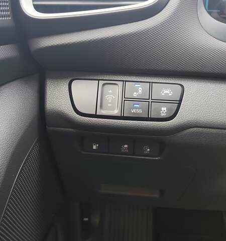 Синий Хендай Ioniq, объемом двигателя 0 л и пробегом 152 тыс. км за 12300 $, фото 22 на Automoto.ua