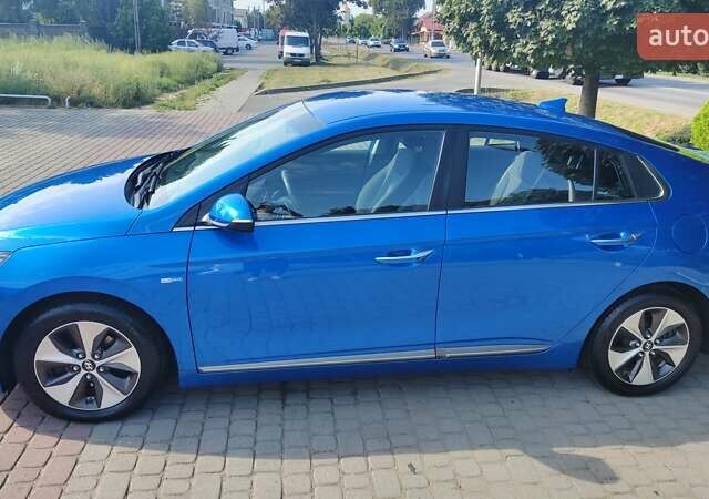 Синий Хендай Ioniq, объемом двигателя 0 л и пробегом 152 тыс. км за 12300 $, фото 5 на Automoto.ua