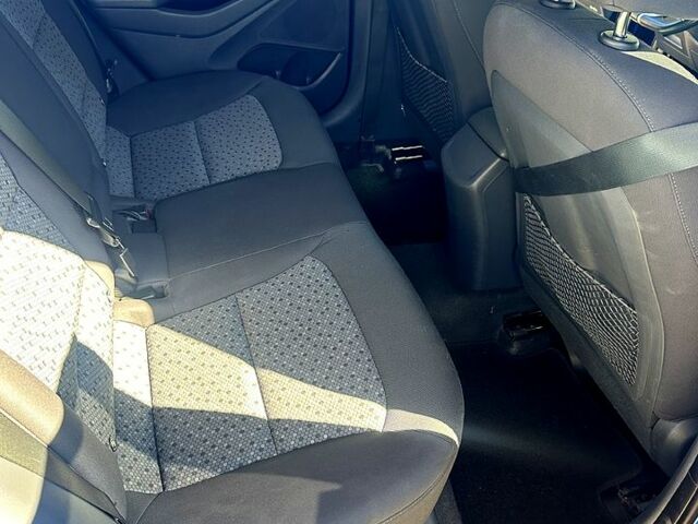 Синий Хендай Ioniq, объемом двигателя 0 л и пробегом 160 тыс. км за 11500 $, фото 8 на Automoto.ua