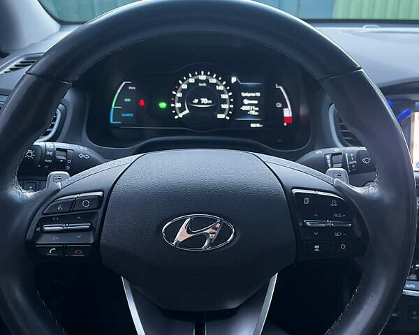 Синий Хендай Ioniq, объемом двигателя 0 л и пробегом 125 тыс. км за 14000 $, фото 25 на Automoto.ua