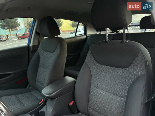Синий Хендай Ioniq, объемом двигателя 1.6 л и пробегом 199 тыс. км за 12400 $, фото 19 на Automoto.ua