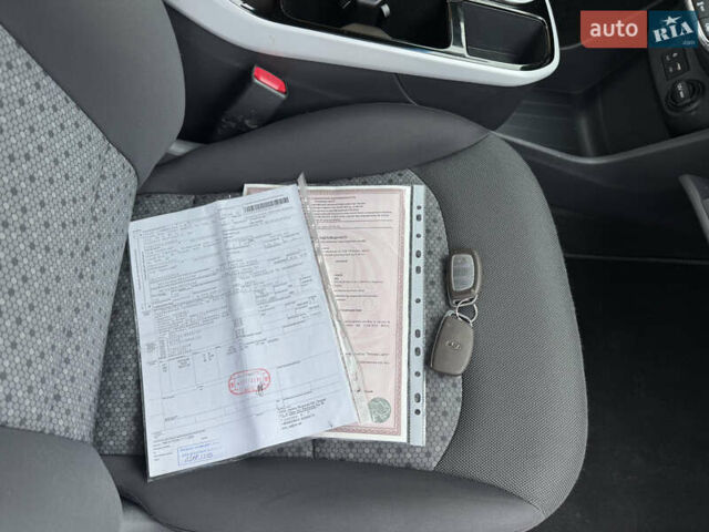 Синій Хендай Ioniq, об'ємом двигуна 0 л та пробігом 97 тис. км за 10999 $, фото 56 на Automoto.ua