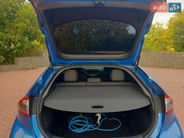 Синий Хендай Ioniq, объемом двигателя 0 л и пробегом 84 тыс. км за 12950 $, фото 74 на Automoto.ua