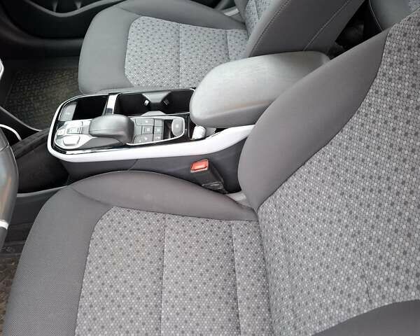 Синий Хендай Ioniq, объемом двигателя 0 л и пробегом 107 тыс. км за 11999 $, фото 14 на Automoto.ua